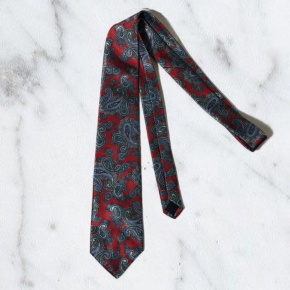 Etienne Aigner Other - Etienne Aigner Vintage Red & Blue Paisley Necktie